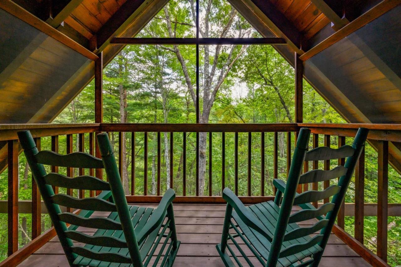 Gypsy Road - Privacy! Log Cabin With Hot Tub, Wifi, Directv And Arcade Sevierville Exterior photo