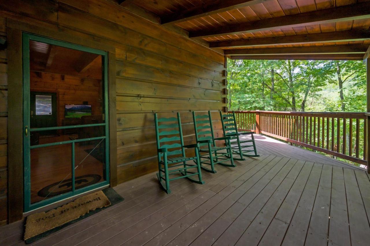 Gypsy Road - Privacy! Log Cabin With Hot Tub, Wifi, Directv And Arcade Sevierville Exterior photo